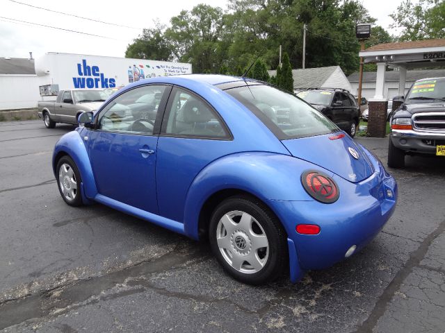 2000 Volkswagen New Beetle SE Crew Cab 4WD FFV