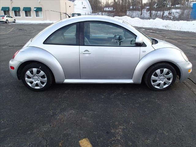 2000 Volkswagen New Beetle FWD 4dr Sport