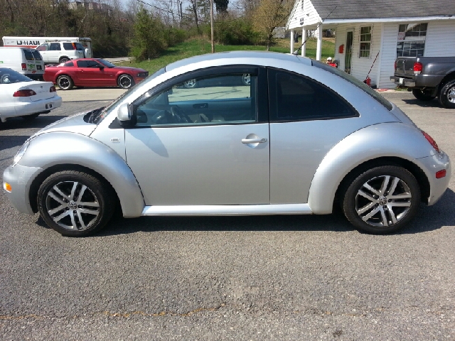2000 Volkswagen New Beetle S Sedan