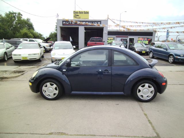 2000 Volkswagen New Beetle Quad Cab 4x2 Shortbox XLT
