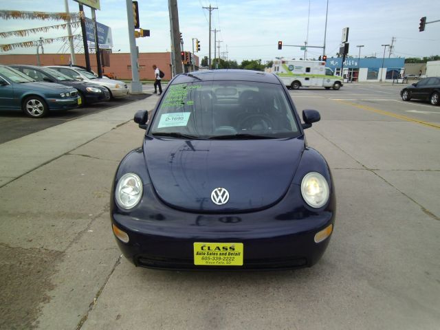 2000 Volkswagen New Beetle Quad Cab 4x2 Shortbox XLT