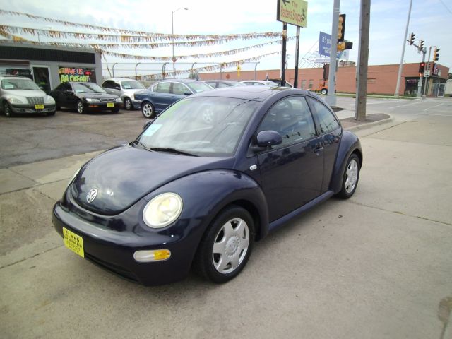 2000 Volkswagen New Beetle Quad Cab 4x2 Shortbox XLT