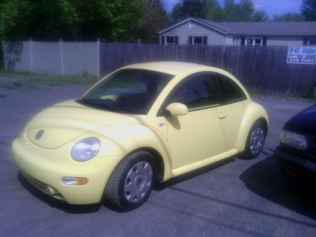 2001 Volkswagen New Beetle Quad Cab 4x2 Shortbox XLT