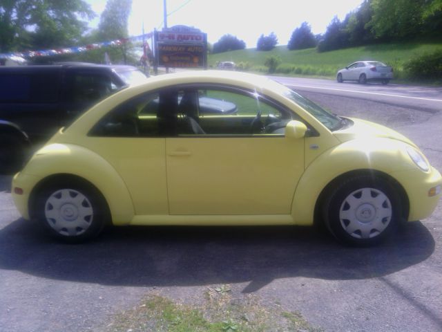 2001 Volkswagen New Beetle Quad Cab 4x2 Shortbox XLT