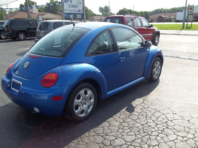 2001 Volkswagen New Beetle Quad Cab 4x2 Shortbox XLT