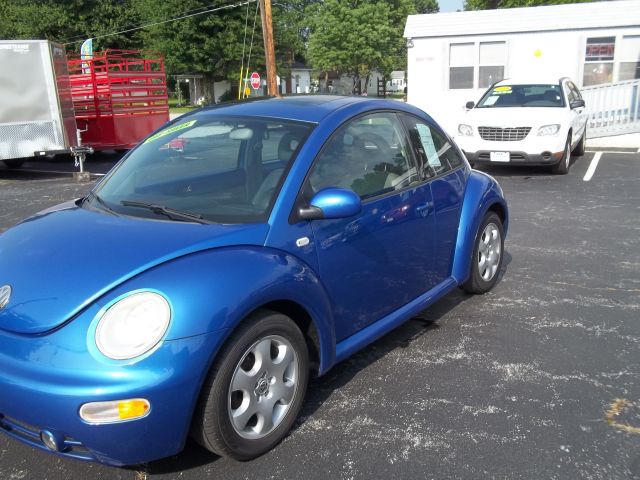 2001 Volkswagen New Beetle Quad Cab 4x2 Shortbox XLT