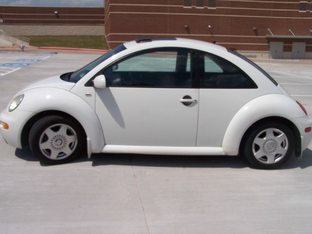 2001 Volkswagen New Beetle Quad Cab 4x2 Shortbox XLT