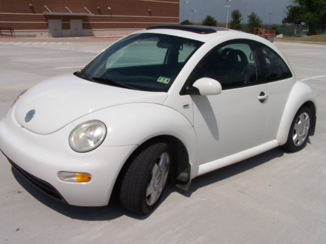 2001 Volkswagen New Beetle Quad Cab 4x2 Shortbox XLT