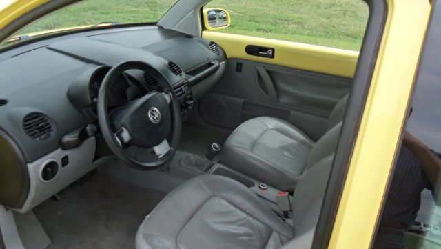 2001 Volkswagen New Beetle Quad Cab 4x2 Shortbox XLT