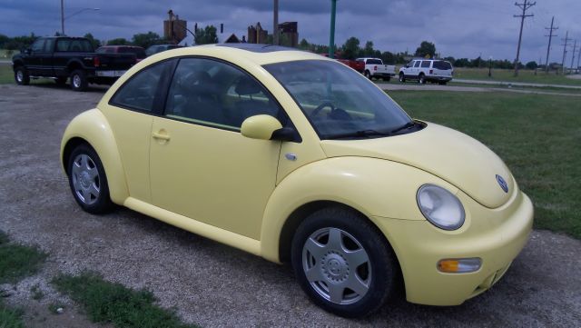 2001 Volkswagen New Beetle Quad Cab 4x2 Shortbox XLT