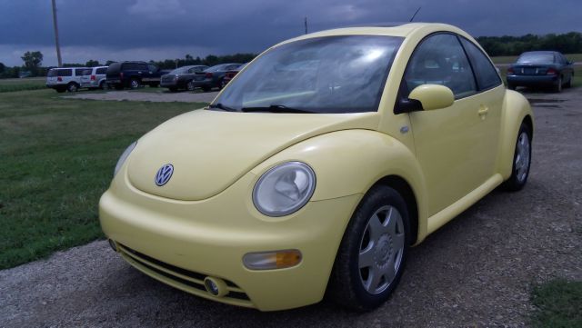 2001 Volkswagen New Beetle Quad Cab 4x2 Shortbox XLT