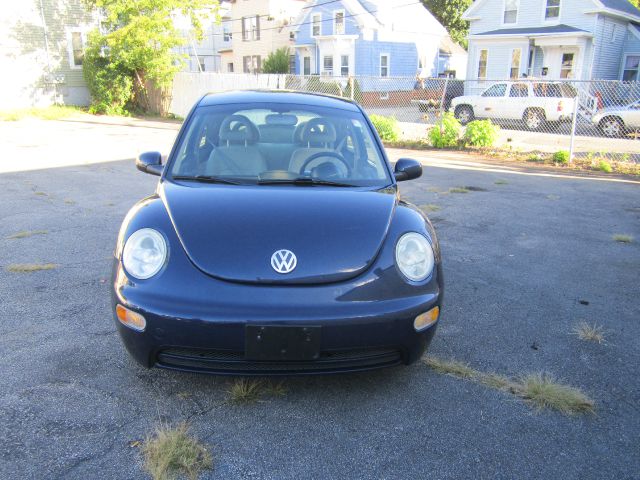 2001 Volkswagen New Beetle S Sedan