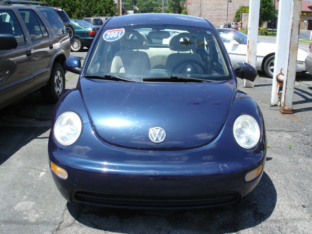 2001 Volkswagen New Beetle S Sedan
