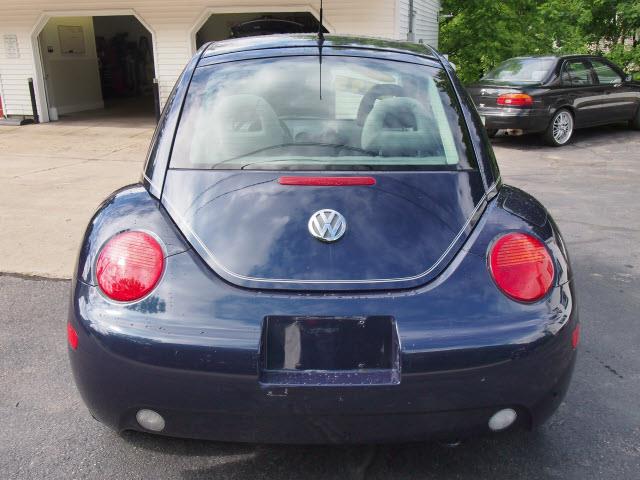 2001 Volkswagen New Beetle FWD 4dr Sport