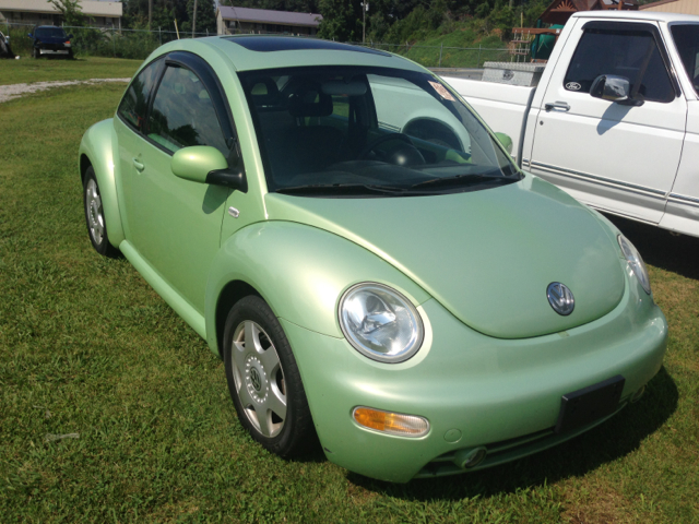 2001 Volkswagen New Beetle Quad Cab 4x2 Shortbox XLT