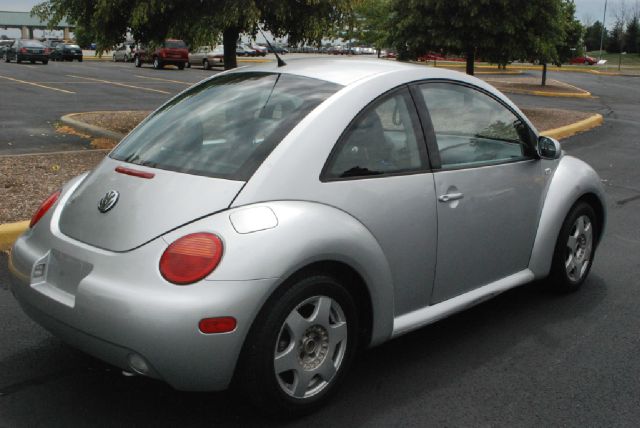 2001 Volkswagen New Beetle Quad Cab 4x2 Shortbox XLT