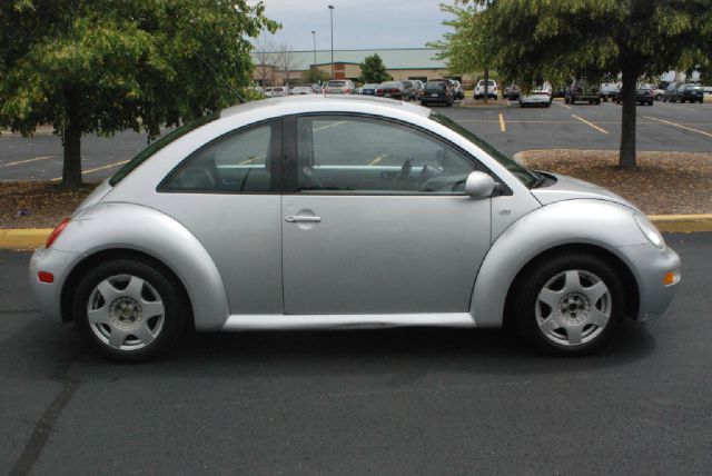2001 Volkswagen New Beetle Quad Cab 4x2 Shortbox XLT
