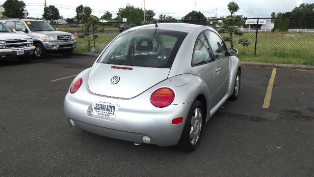 2001 Volkswagen New Beetle Quad Cab 4x2 Shortbox XLT
