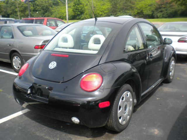 2001 Volkswagen New Beetle Quad Cab 4x2 Shortbox XLT
