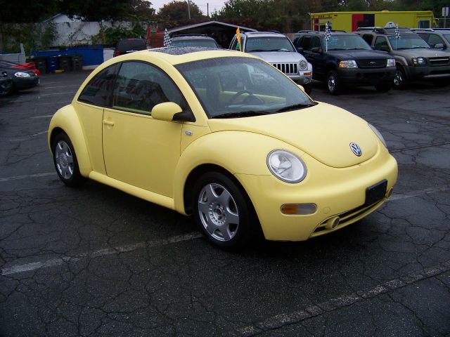2001 Volkswagen New Beetle Quad Cab 4x2 Shortbox XLT