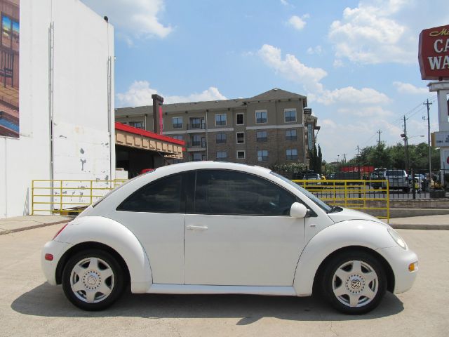 2001 Volkswagen New Beetle Quad Cab 4x2 Shortbox XLT