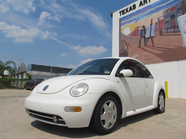2001 Volkswagen New Beetle Quad Cab 4x2 Shortbox XLT