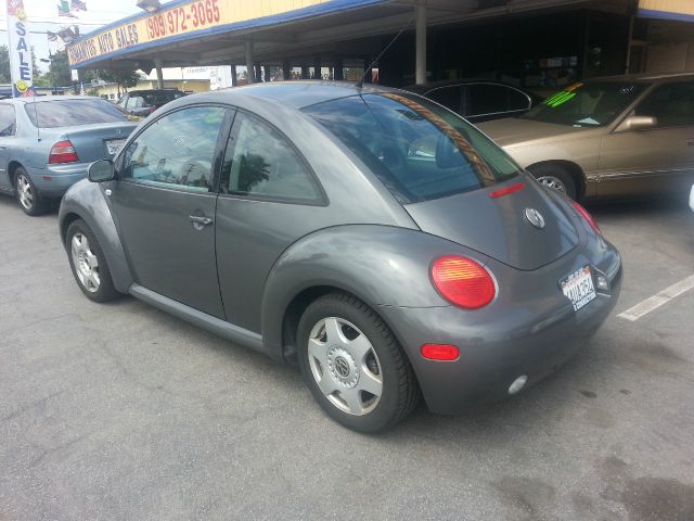 2001 Volkswagen New Beetle Quad Cab 4x2 Shortbox XLT