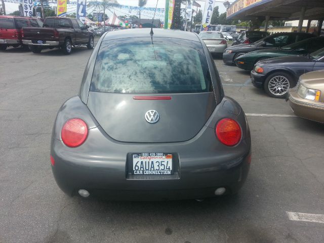 2001 Volkswagen New Beetle Quad Cab 4x2 Shortbox XLT