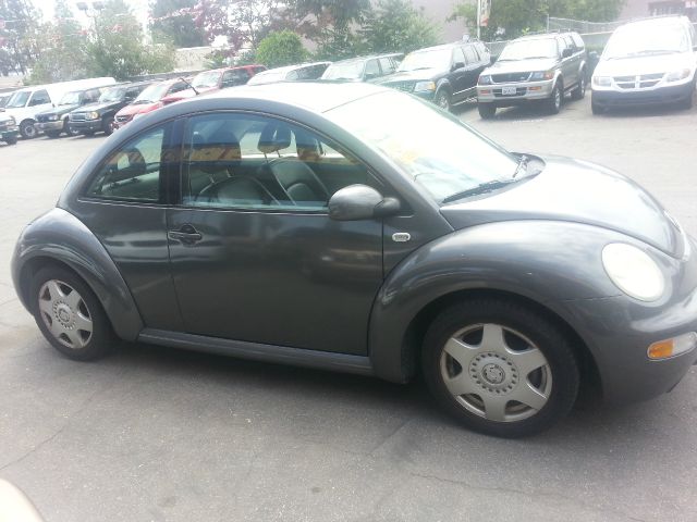 2001 Volkswagen New Beetle Quad Cab 4x2 Shortbox XLT