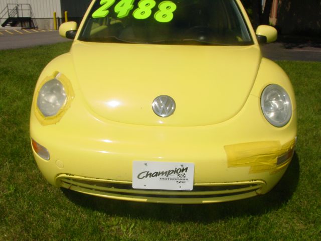 2001 Volkswagen New Beetle S Sedan
