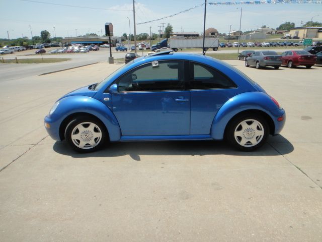 2001 Volkswagen New Beetle 4dr 112 WB AWD