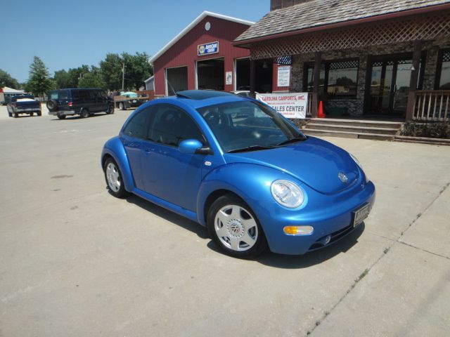 2001 Volkswagen New Beetle 4dr 112 WB AWD
