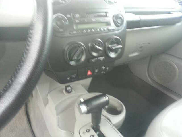 2001 Volkswagen New Beetle 4dr 112 WB AWD