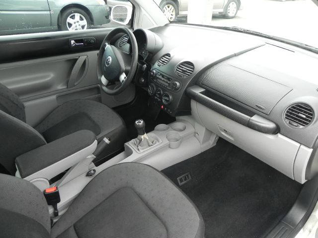 2001 Volkswagen New Beetle Quad Cab 4x2 Shortbox XLT