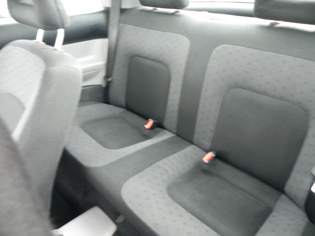 2001 Volkswagen New Beetle Quad Cab 4x2 Shortbox XLT