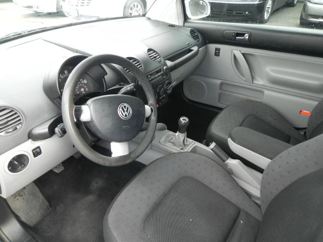 2001 Volkswagen New Beetle Quad Cab 4x2 Shortbox XLT