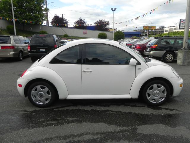 2001 Volkswagen New Beetle Quad Cab 4x2 Shortbox XLT