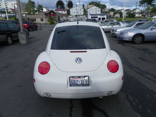2001 Volkswagen New Beetle Quad Cab 4x2 Shortbox XLT