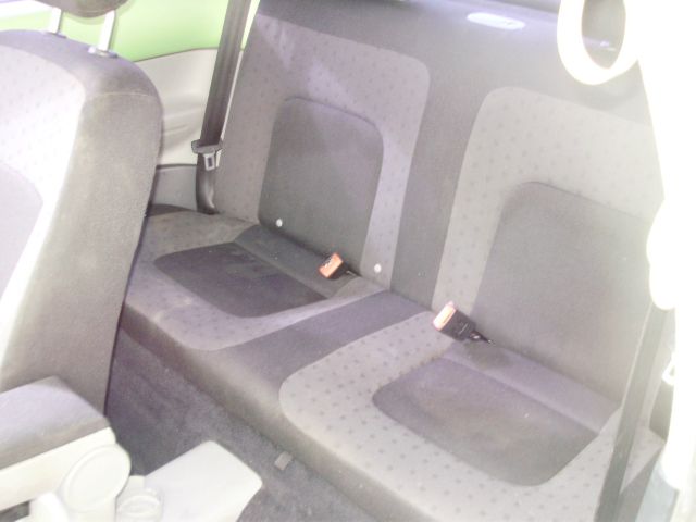 2001 Volkswagen New Beetle Quad Cab 4x2 Shortbox XLT