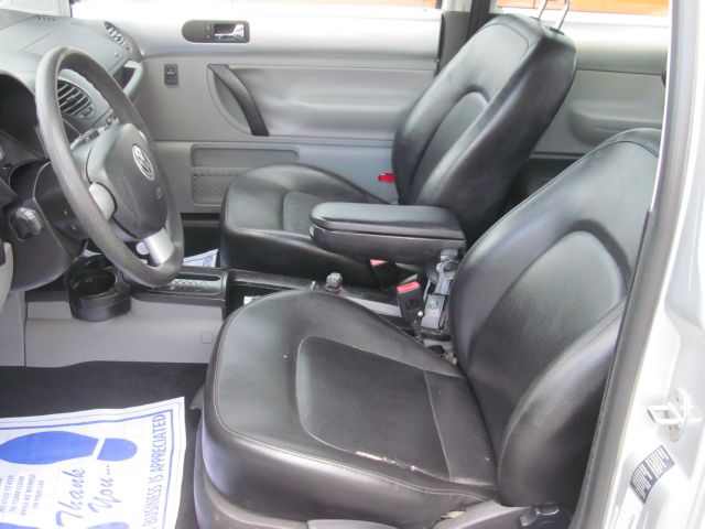 2001 Volkswagen New Beetle Quad Cab 4x2 Shortbox XLT