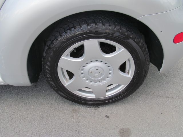 2001 Volkswagen New Beetle Quad Cab 4x2 Shortbox XLT