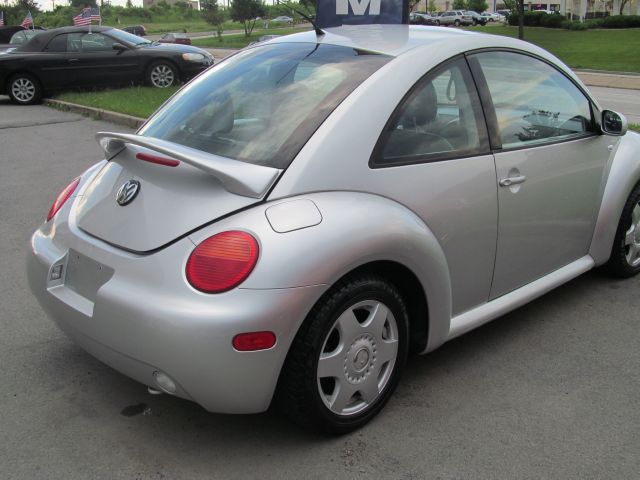 2001 Volkswagen New Beetle Quad Cab 4x2 Shortbox XLT