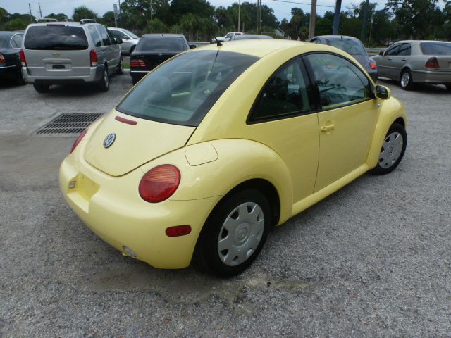 2001 Volkswagen New Beetle Quad Cab 4x2 Shortbox XLT