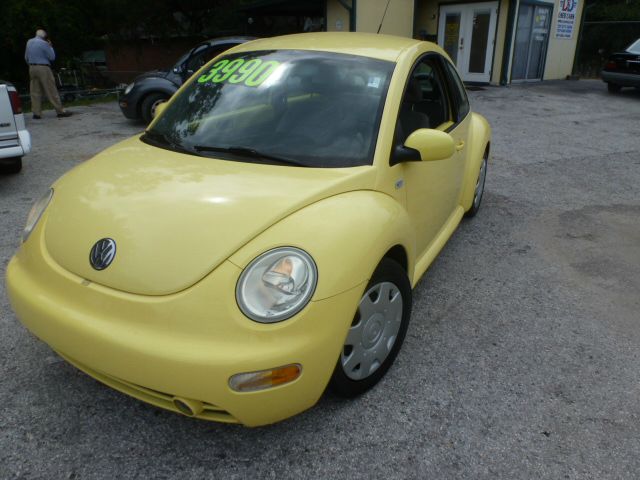2001 Volkswagen New Beetle Quad Cab 4x2 Shortbox XLT
