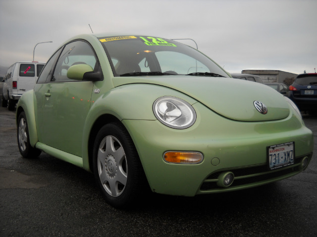 2001 Volkswagen New Beetle Quad Cab 4x2 Shortbox XLT