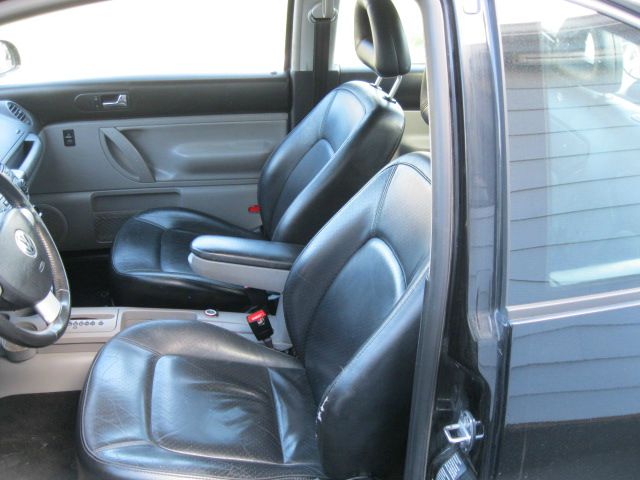 2001 Volkswagen New Beetle SE Crew Cab 4WD FFV