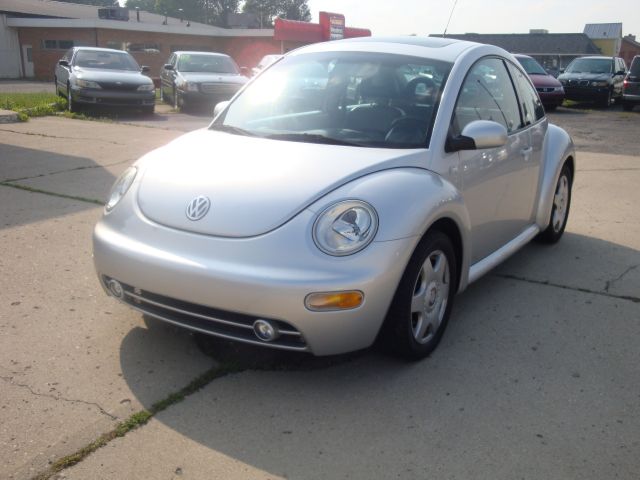 2001 Volkswagen New Beetle Quad Cab 4x2 Shortbox XLT