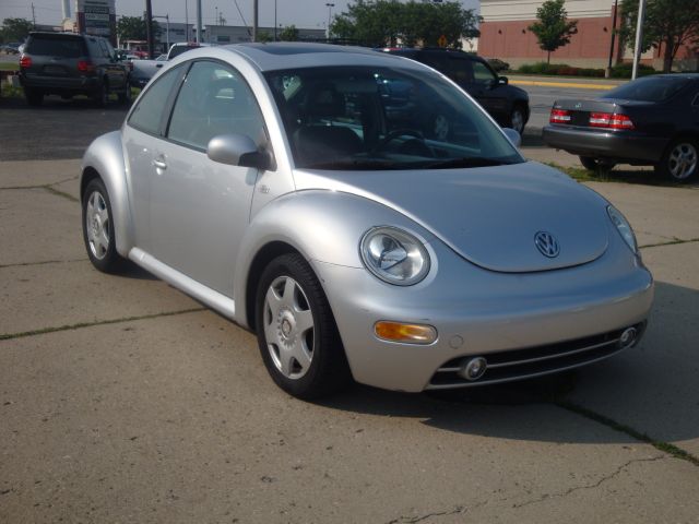 2001 Volkswagen New Beetle Quad Cab 4x2 Shortbox XLT