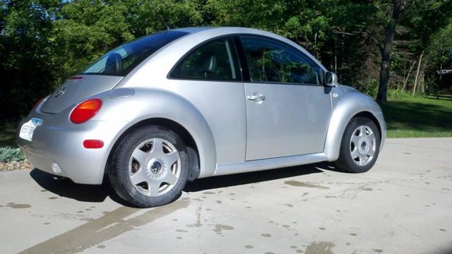 2001 Volkswagen New Beetle FWD 4dr Sport