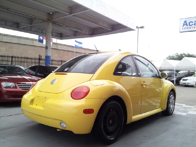 2002 Volkswagen New Beetle S Sedan